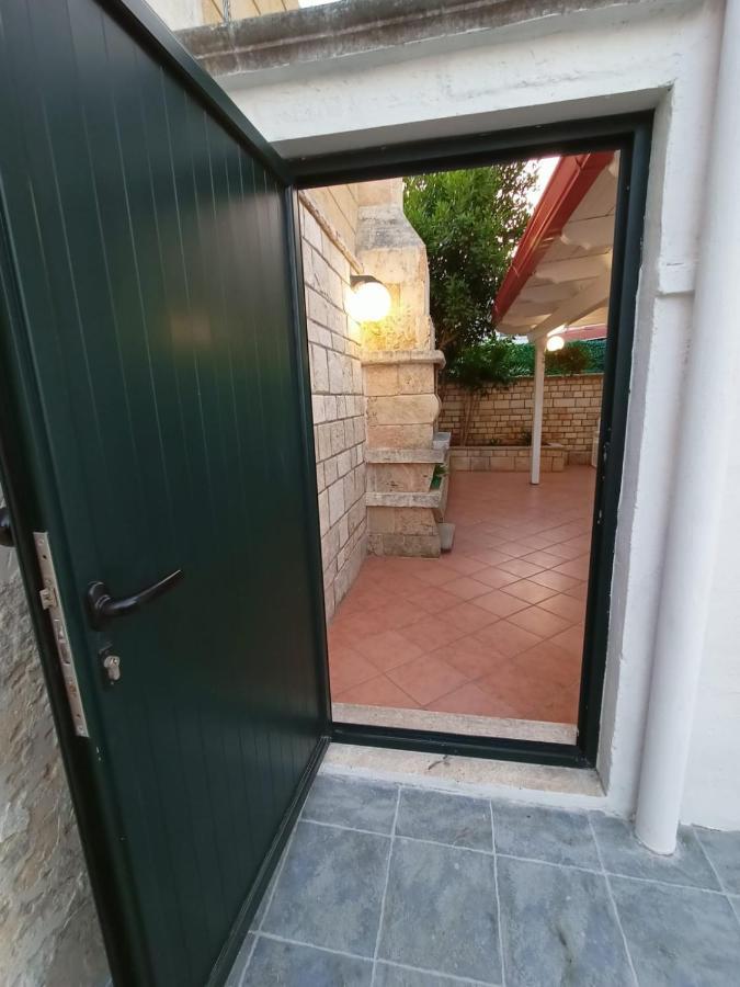 טורה דל'אורסו Villetta Poesia 50 M Dal Mare Con Giardino E Parcheggio מראה חיצוני תמונה